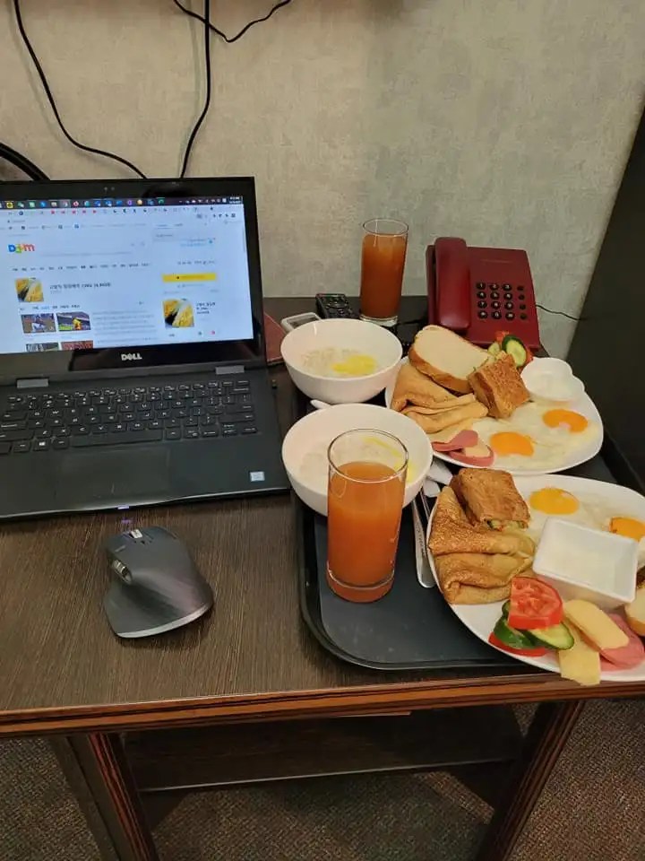 #rochellewisofffields #flashfiction #fridayfictioneers